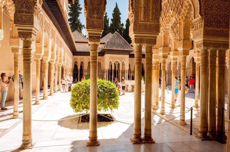 Fast-Track Alhambra & Nasrid Palaces Guided Tour - Who should book this Alhambra tour