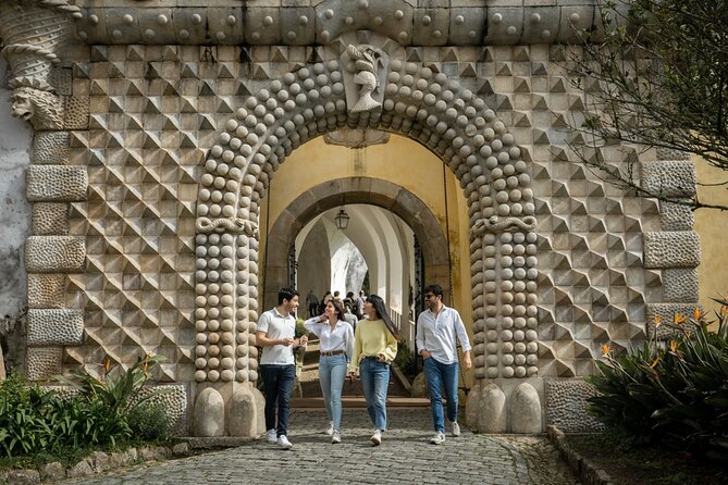Fatima Sanctuary, Pena Palace & Nazare's Big Wave from Lisbon - Transport, group size, and the long return
