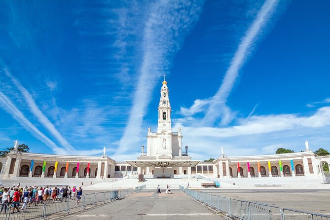 Fatima Sanctuary, Pena Palace & Nazare's Big Wave from Lisbon - Who should book this day trip?
