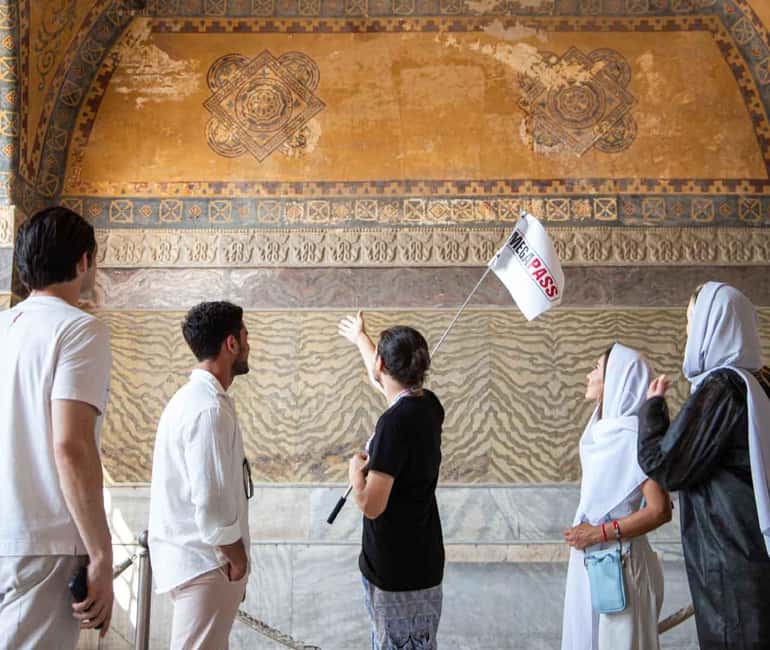 Flexible Combo: Hagia Sophia, Topkapi, Basilica, Blue Mosque - The Blue Mosque and the rhythm of daily worship
