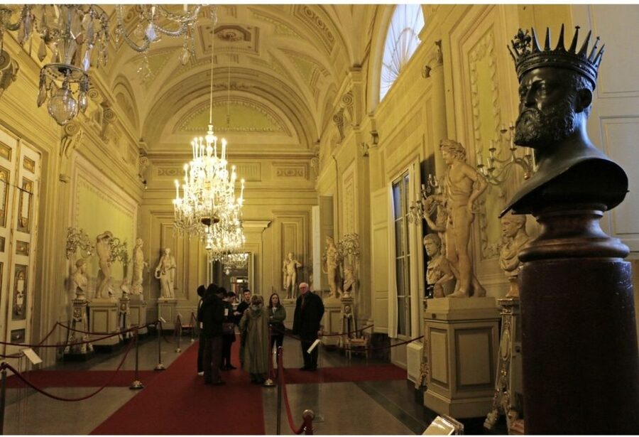 Florence: Palatina Gallery and Pitti Palace Guided Tour - Language, timing, and value