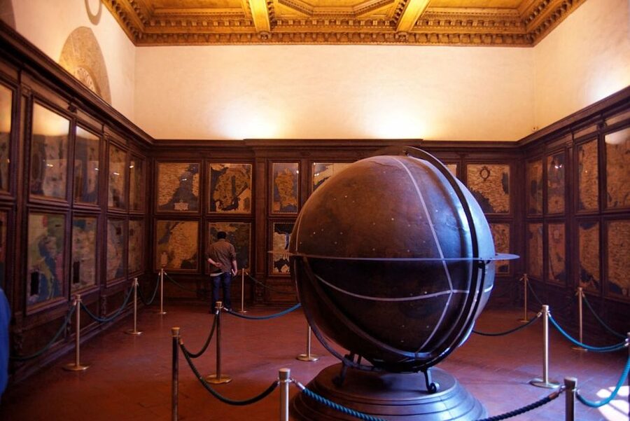 Florence: Palazzo Vecchio Museum - Starting the visit and finding your guide