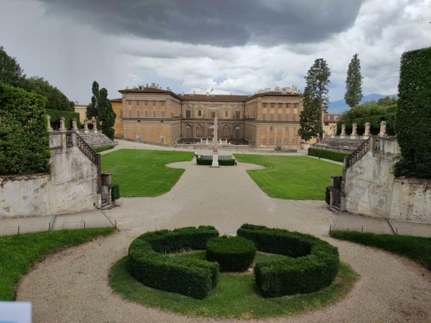 Florence: Pitti Palace and Boboli Gardens Private Tour - Boboli Gardens: priority entry, then free time