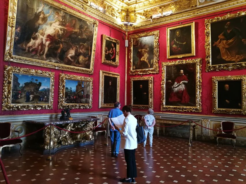 Florence: Pitti Palace and Palatina Gallery Ticket and Tour - Meeting your guide at Piazza Pitti