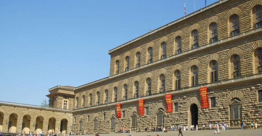 Florence: Pitti Palace Entry Ticket and Guided Walking Tour - Meeting the palace at Piazza de’ Pitti