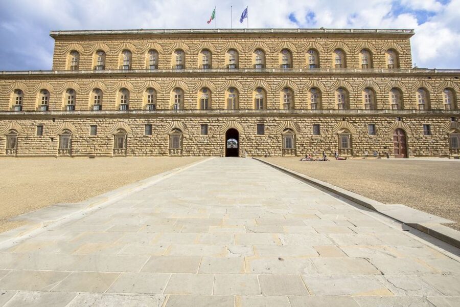 Florence: Pitti Palace Entry Ticket and Guided Walking Tour - What the Medici connection adds