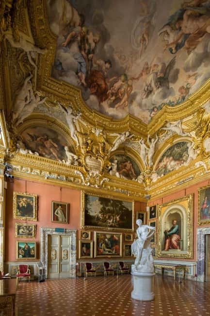 Florence: Pitti Palace Guided Tour With Entry Tickets - Medici power, palace life, and European royalty
