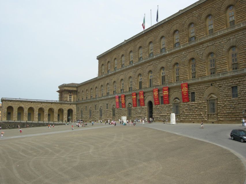 Florence: Pitti Palace Small Group Tour - Language choices and the pace of the visit