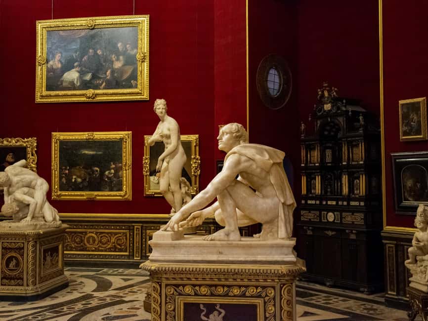 Florence: Uffizi Gallery Tour with Palazzo Vecchio Entry - Meeting your guide beneath Leonardo