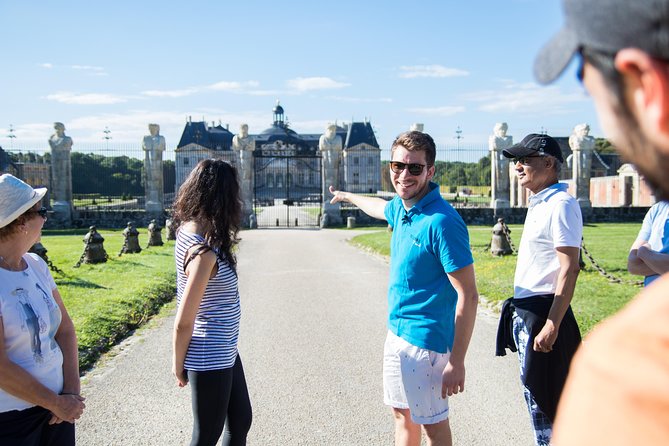 Fontainebleau and Vaux-Le-Vicomte Castle Small-Group Day Trip From Paris - Lunch in Fontainebleau town, with time to choose