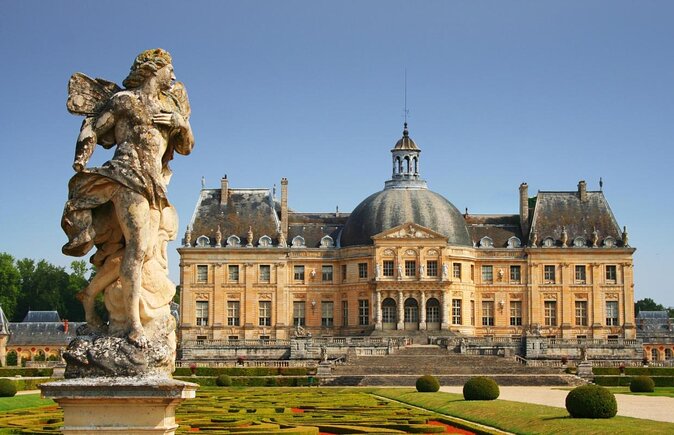 Fontainebleau and Vaux le Vicomte Chateaux Day Trip from Paris - Key points to know before booking