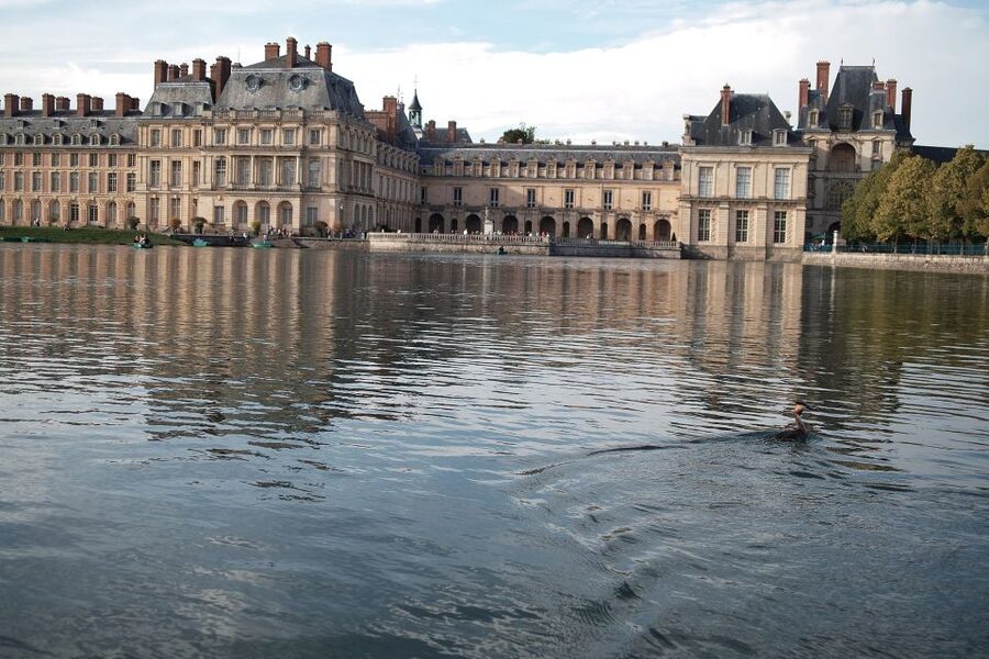 Fontainebleau: Palace Private Guided Tour with Ticket - Is $323 per person a fair price?