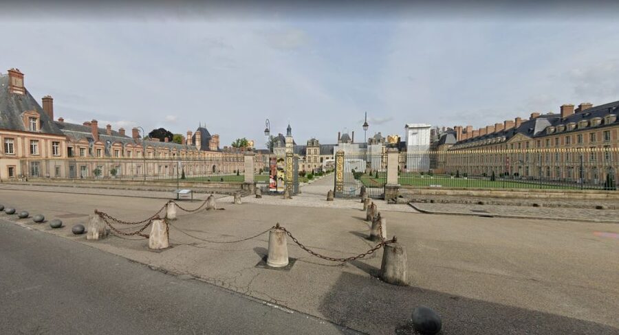 Fontainebleau: Palace Private Guided Tour with Ticket - Who should book this Fontainebleau tour?