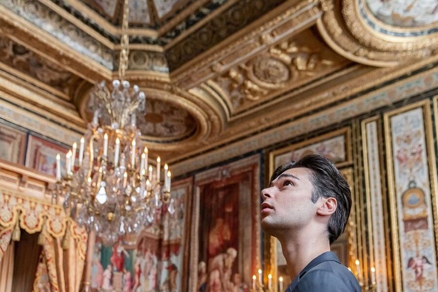 Fontainebleau & Vaux-le-Vicomte Châteaux Day Tour from Paris - Fontainebleau: seven centuries under one roof