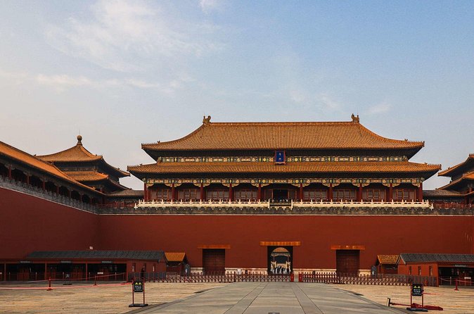 Forbidden City and Tiananmen Square Guided Tour in Beijing - Entering the Forbidden City through the imperial center