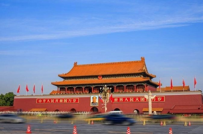 Forbidden City and Tiananmen Square Guided Tour in Beijing - What the guide adds to the experience