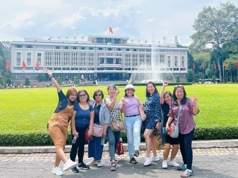 Free E-Sim War Remnants Museum & Independence Palace Tour - Two places that explain modern Vietnam