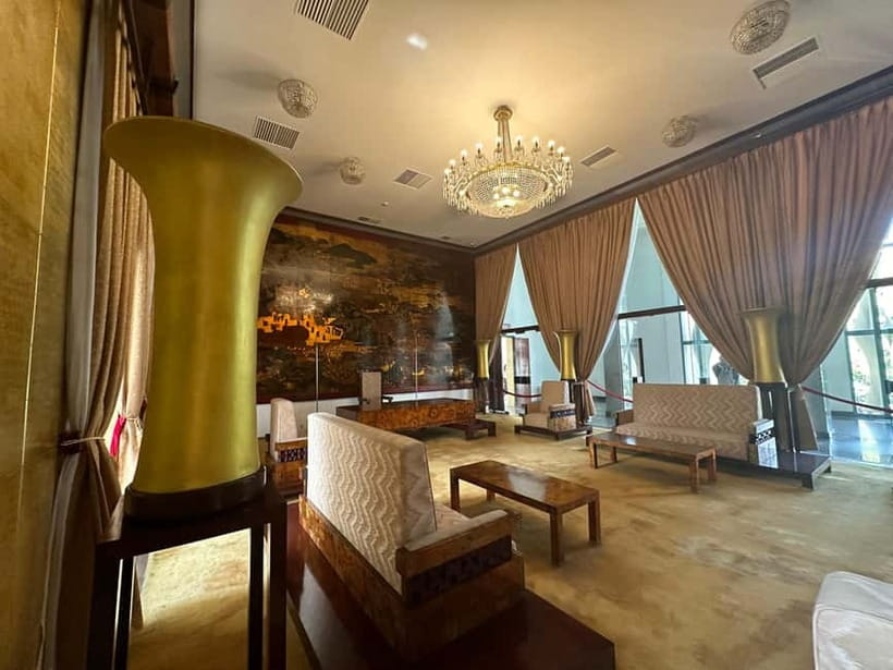 Free E-Sim War Remnants Museum & Independence Palace Tour - Timing, walking, and meeting points