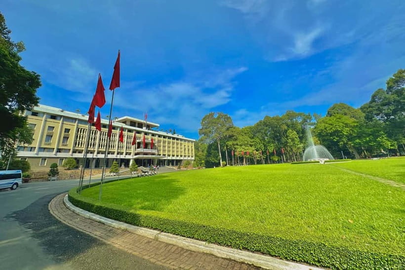 Free E-Sim War Remnants Museum & Independence Palace Tour - Independence Palace: political rooms and a turning point
