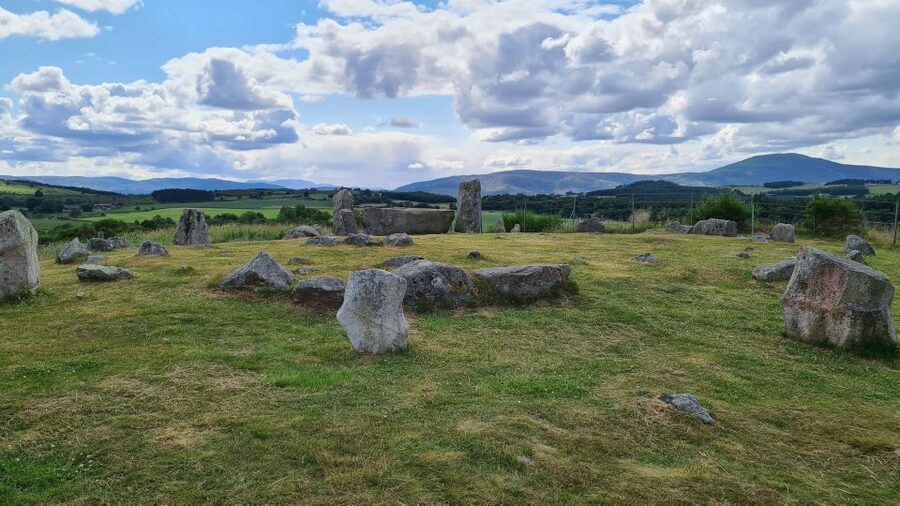 From Aberdeen: Balmoral Estate & Royal Deeside Tour - What the guides add to the day