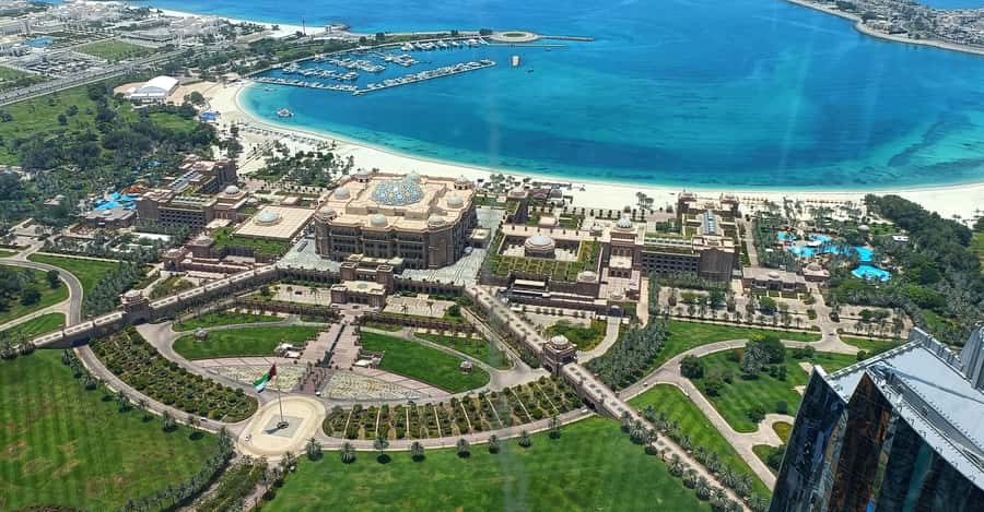 From Abu Dhabi: Grand Mosque, Royal Palace, and Etihad Tower - How much walking and waiting should you expect?