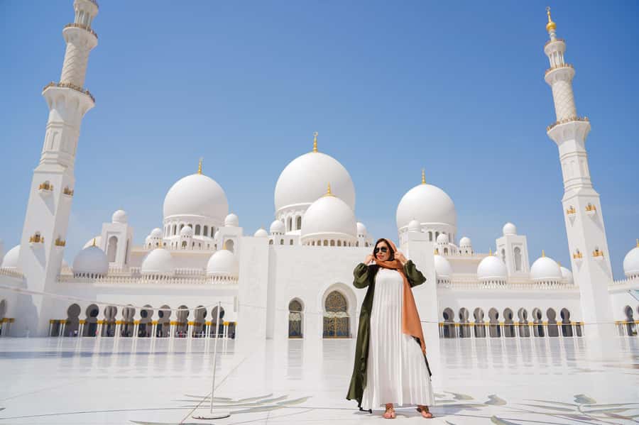 From Abu Dhabi: Grand Mosque, Royal Palace& Heritage Village - The Corniche and Emirates Palace photo stop