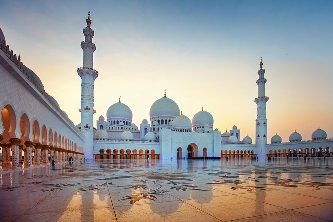 From Abu Dhabi: Sheikh Zayed Mosque, Royal Palace & Etihad Tower - Corniche views and the palace photo stops