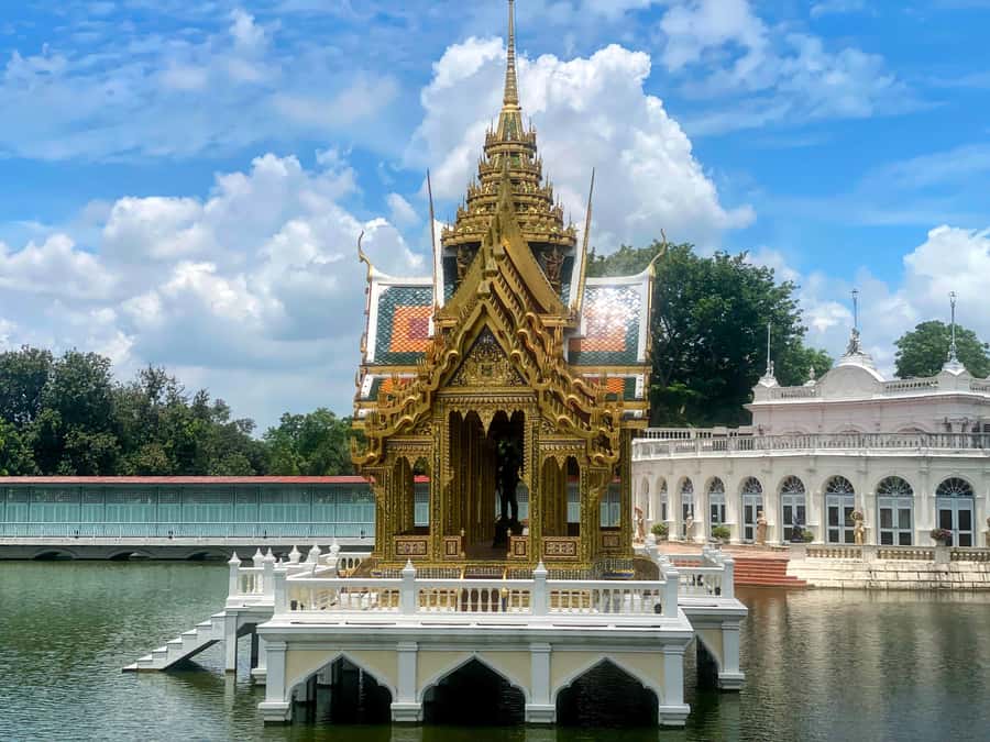 From Bangkok: Ayutthaya Temples Tour with Bang Pa-In Palace - Wat Mahathat and Ayutthaya’s most familiar image