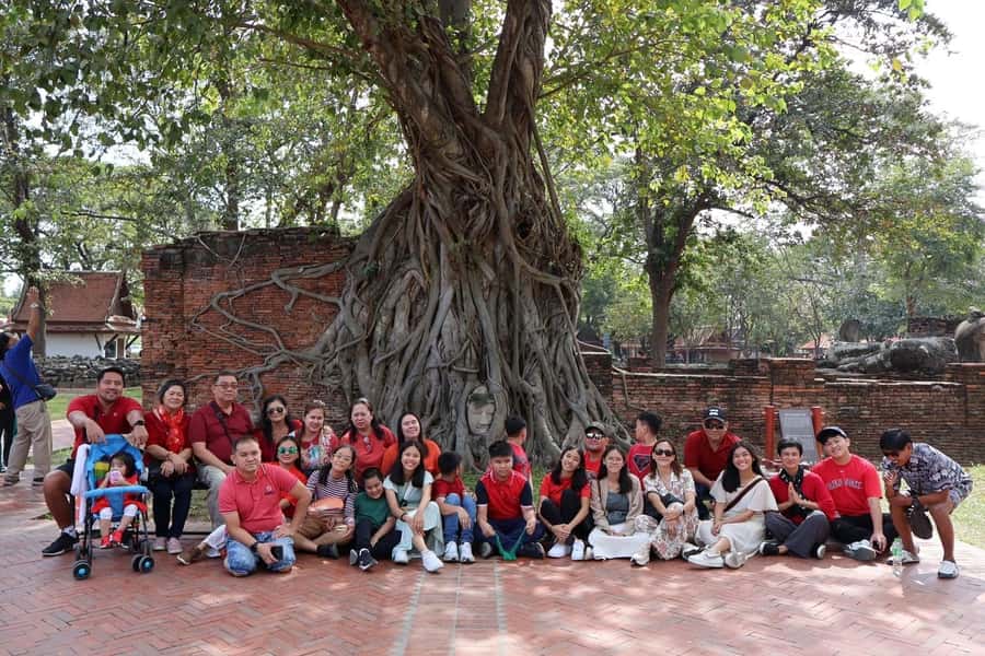 From Bangkok: Bang Pa-In Palace & Ayutthaya Private Trip - Boat noodles for lunch