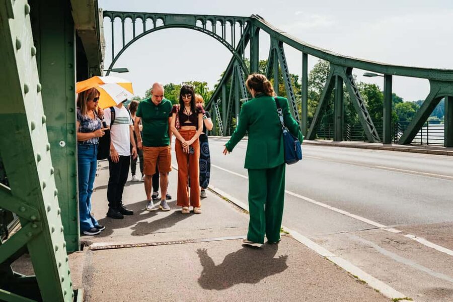From Berlin: Potsdam and Sanssouci Palace Tour with Entry - Guides, group rhythm, and language