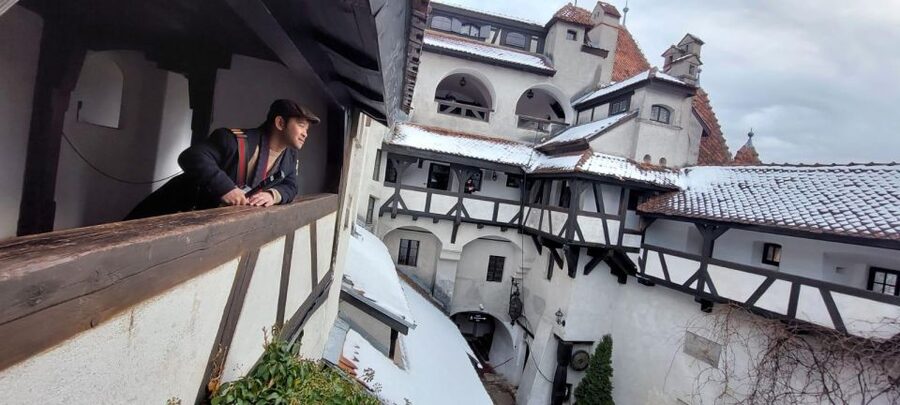 From Brasov 3 castles : Peles , Bran , Cantacuzino - A practical look at the nine-hour schedule