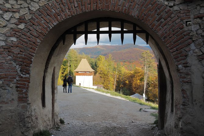 From Brasov: Discover Bran Castle and Râșnov Fortress - Pickup, walking, and timing advice