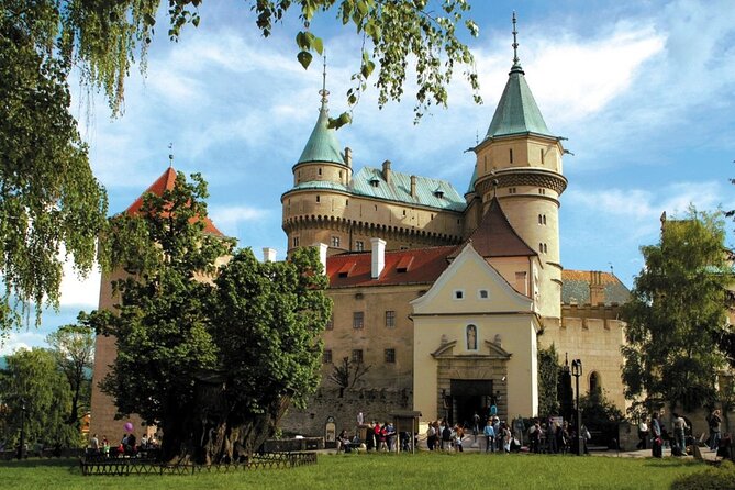 From Bratislava: Čičmany, Bojnice Palace & High Tatras Day Tour - Čičmany and its painted wooden houses