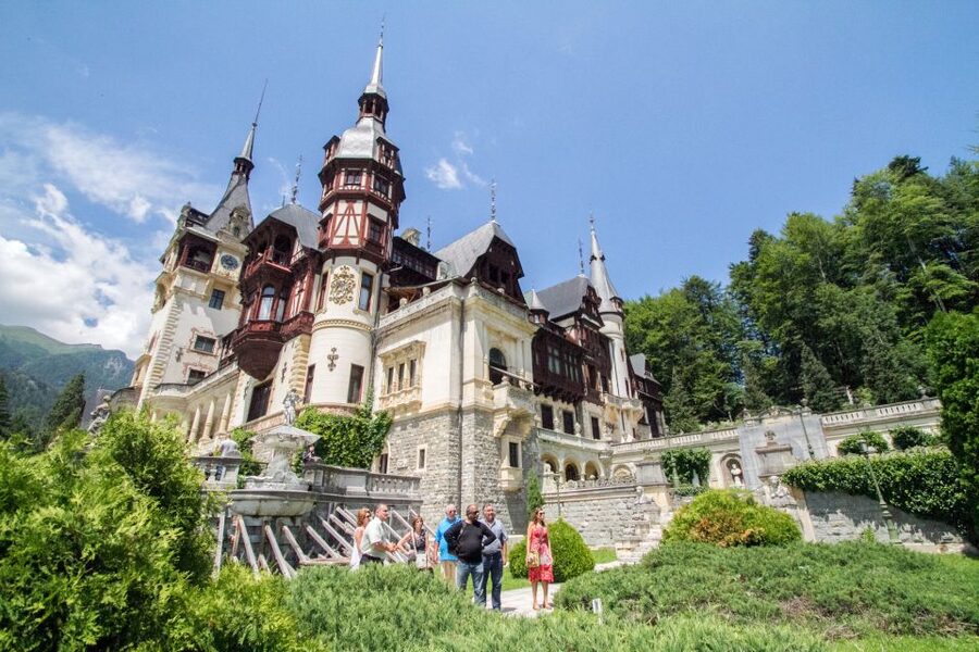 From Bucharest: Brasov Peles & Dracula's Castle Day Tour - Peles Castle, Romania’s royal showpiece