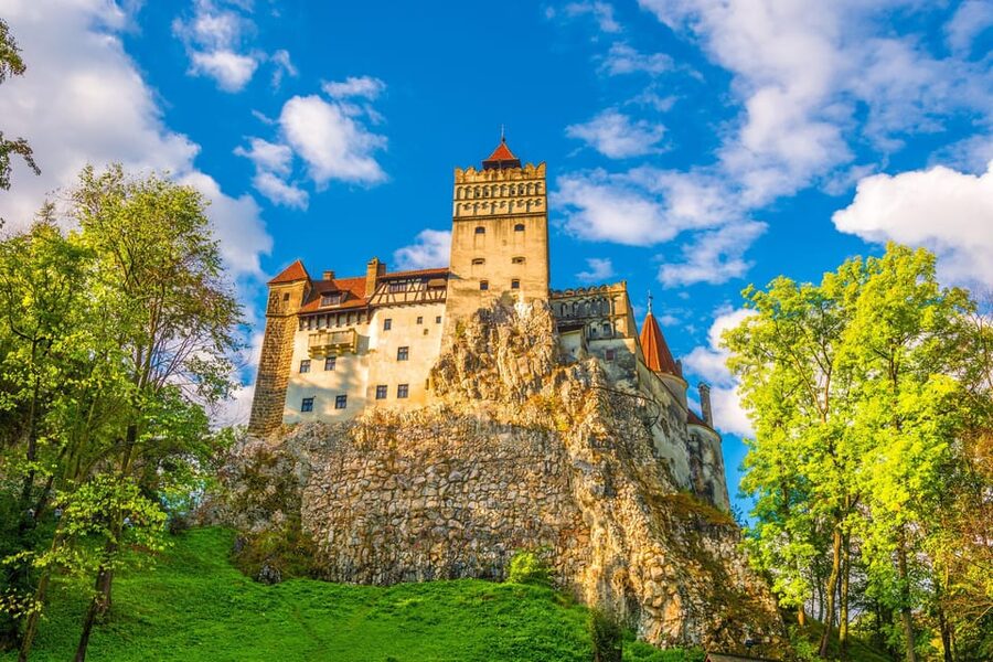 From Bucharest: Day Trip to Peles, Dracula's Castle, Brasov - Three Romanian highlights in one demanding day