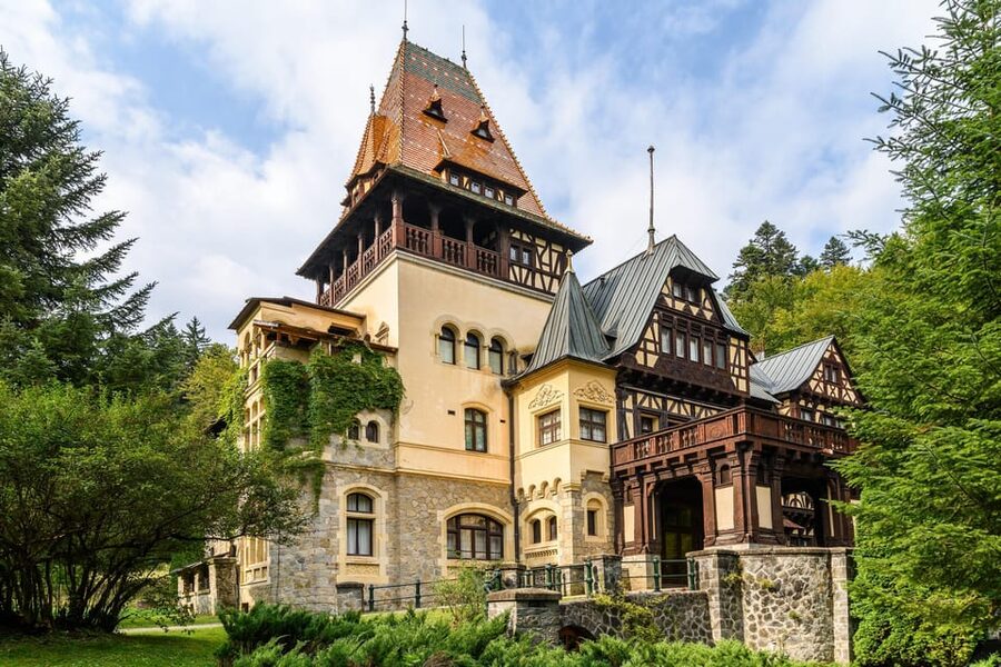 From Bucharest: Day Trip to Peles, Dracula's Castle, Brasov - Bran Castle beyond the Dracula label