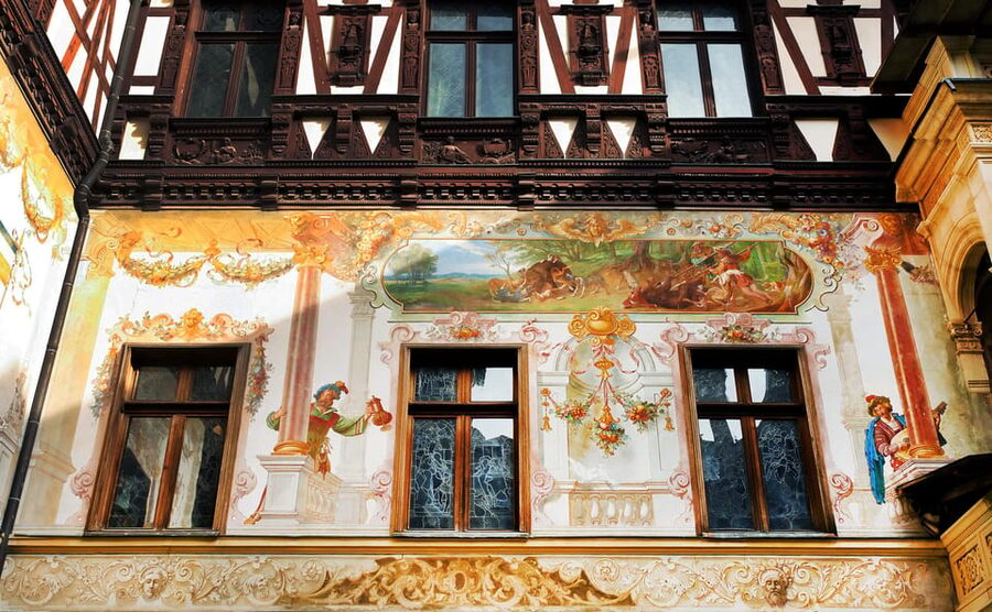 From Bucharest: Peles Castle, Brasov & Bran Castle Day Trip - Guides, transport, and the rhythm of the day