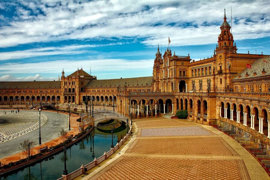 From Cadiz: Private Seville Day Trip, Cathedral & Alcazar - Seville Cathedral and Columbus’ tomb