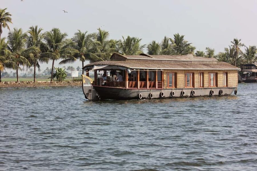 From Cochin: Fort Kochi Day Tour with Dutch Palace - St. Francis Church and the Vasco da Gama connection