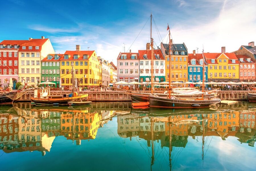 From Copenhagen: Private Frederiksborg Castle Tour - Returning to Copenhagen by bus and train