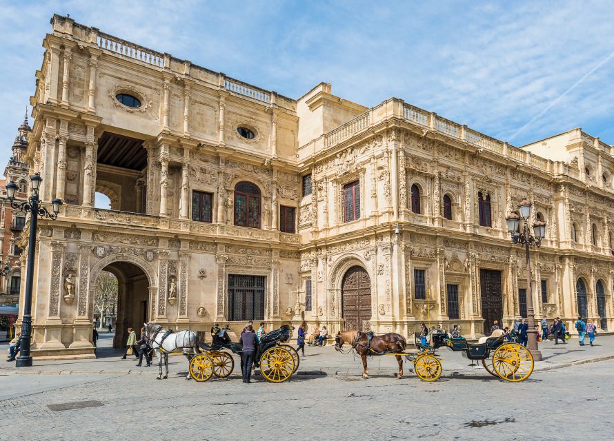 From Costa del Sol: Sevilla Day Trip with Real Alcázar Tour - Walking Santa Cruz before the palace visit