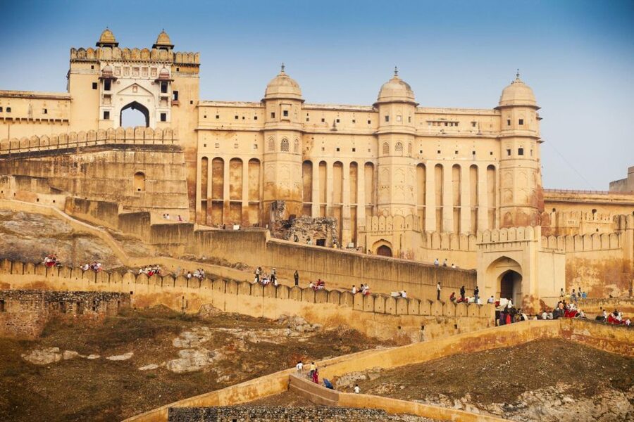 From Delhi: Private Jaipur & Amber Fort Guided Tour by Car - Hawa Mahal finishes the Jaipur route