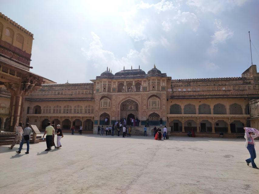 From Delhi: Private Jaipur & Amber Fort Guided Tour by Car - What the private car changes