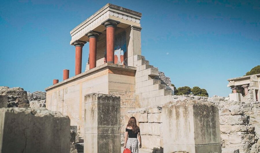 From Heraklion: Cave of Zeus & Knossos Palace Private Tour - Meeting Cretan artisans and seeing Minoan art