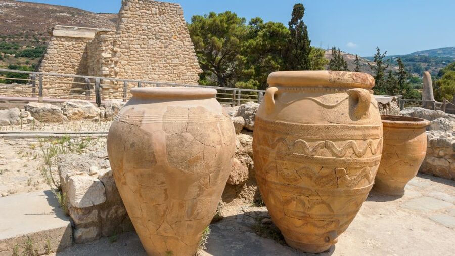 From Heraklion: Historical Center City Tour & Knossos Palace - Heat, crowds, and the practical side of the palace
