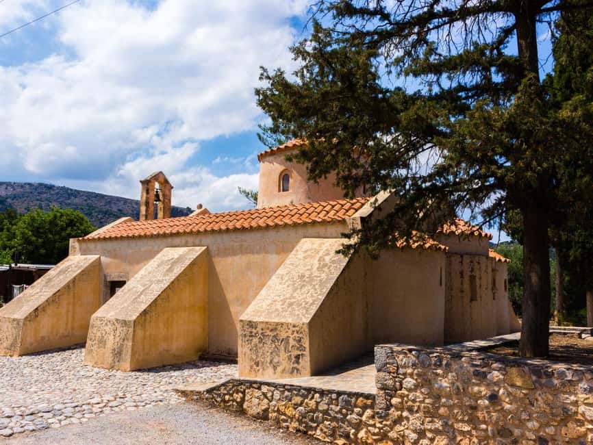From Heraklion: Lasithi Plateau Villages & Knossos Palace - The road from Heraklion to the Lasithi Plateau