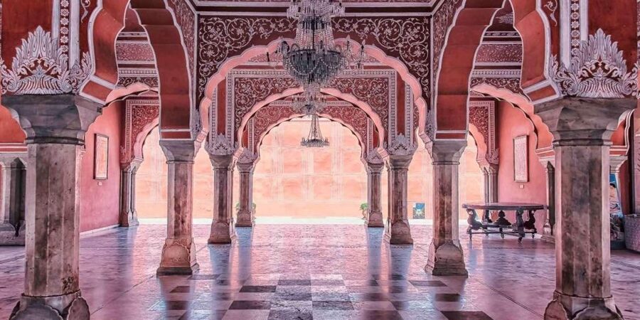 From Jaipur: Private Amber Fort, Jal Mahal and More Car Tour - Lunch, bangles, gems, and silver
