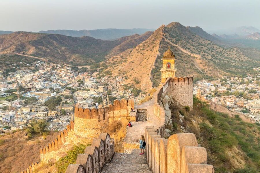 From Jaipur: Private Amber Fort, Jal Mahal and More Car Tour - The guide and driver matter more than the brochure