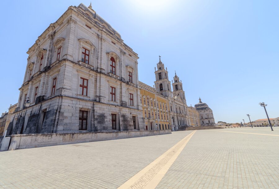 From Lisbon: Mafra Palace and Ericeira - Heritage and the Portuguese Coast - Who should book this experience?