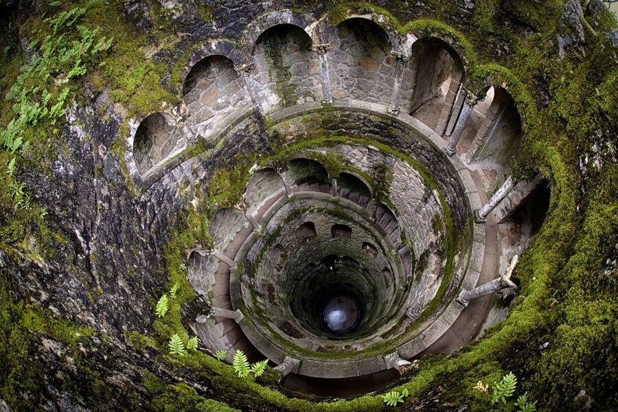 From Lisbon: Pena Palace, Regaleira, Sintra & Cascais Tour - What the guides add to the day